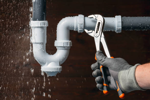 Professional Leak Detection technician working in Mellott, IN